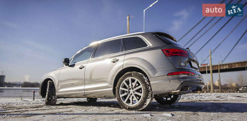 Внедорожник / Кроссовер Audi Q7 2019 в Киеве