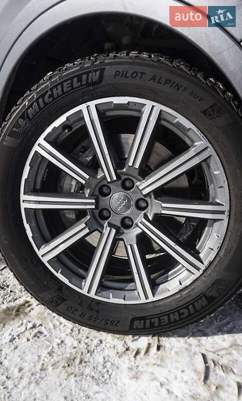 Внедорожник / Кроссовер Audi Q7 2019 в Киеве