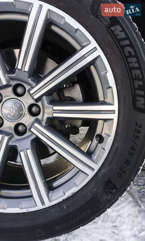 Внедорожник / Кроссовер Audi Q7 2019 в Киеве