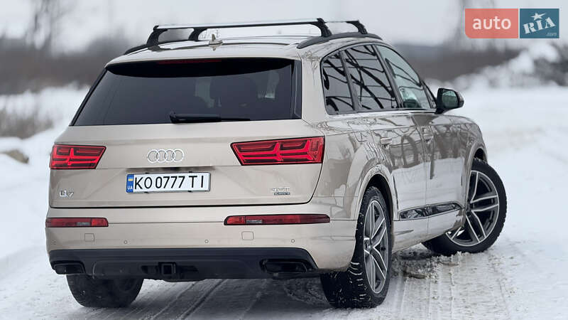 Внедорожник / Кроссовер Audi Q7 2018 в Ужгороде