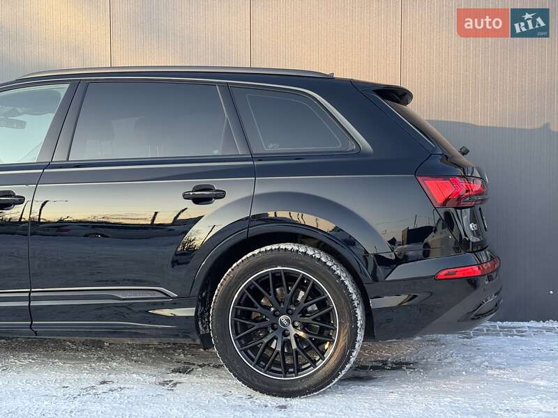 Позашляховик / Кросовер Audi Q7 2020 в Луцьку