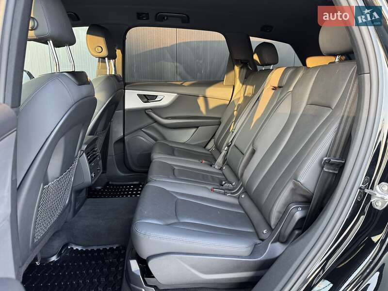 Позашляховик / Кросовер Audi Q7 2020 в Луцьку