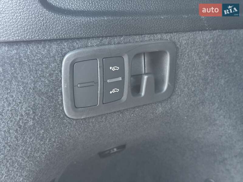 Позашляховик / Кросовер Audi Q7 2020 в Луцьку