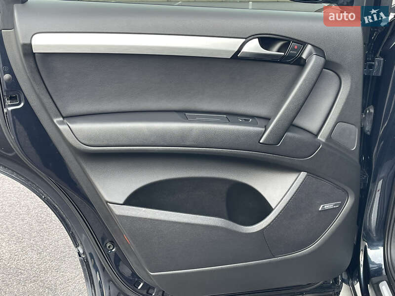 Внедорожник / Кроссовер Audi Q7 2010 в Ровно