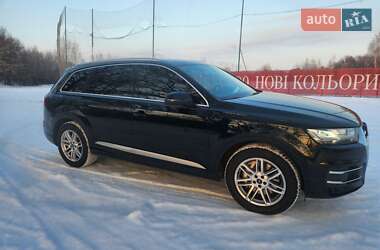 Внедорожник / Кроссовер Audi Q7 2016 в Киеве