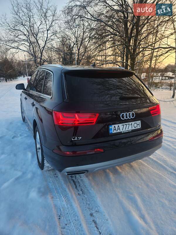 Внедорожник / Кроссовер Audi Q7 2016 в Киеве