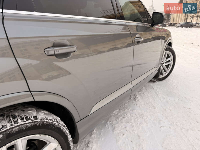 Внедорожник / Кроссовер Audi Q7 2017 в Харькове