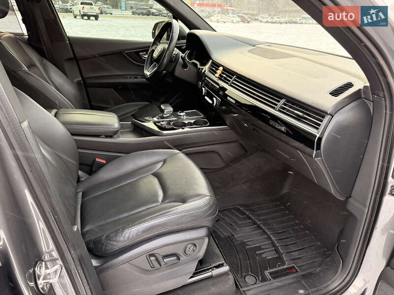Внедорожник / Кроссовер Audi Q7 2017 в Харькове