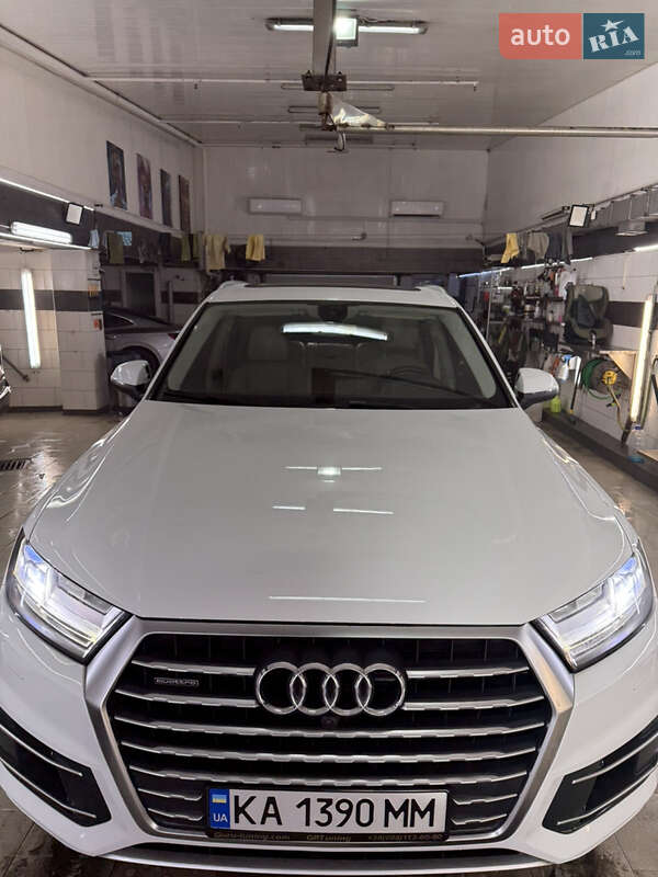 2016 Audi Q7, VIN WA1LAAF7XHD014670:plate — фото 1 (autoria)