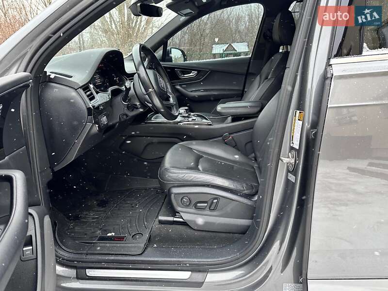 Внедорожник / Кроссовер Audi Q7 2017 в Стрые