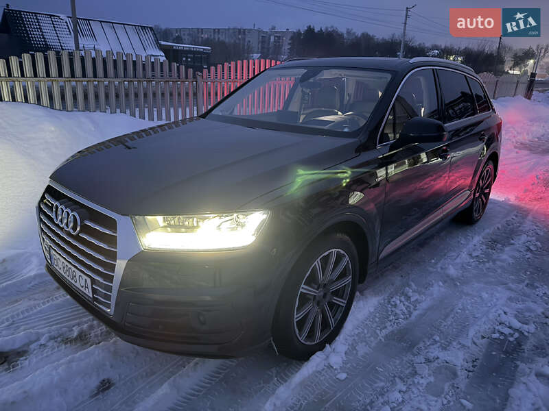 Внедорожник / Кроссовер Audi Q7 2016 в Львове