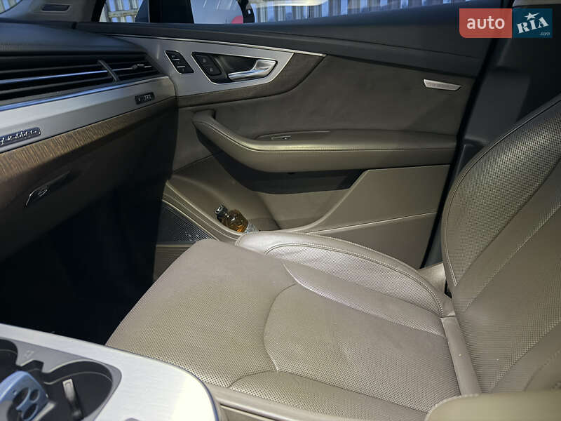 Внедорожник / Кроссовер Audi Q7 2016 в Львове