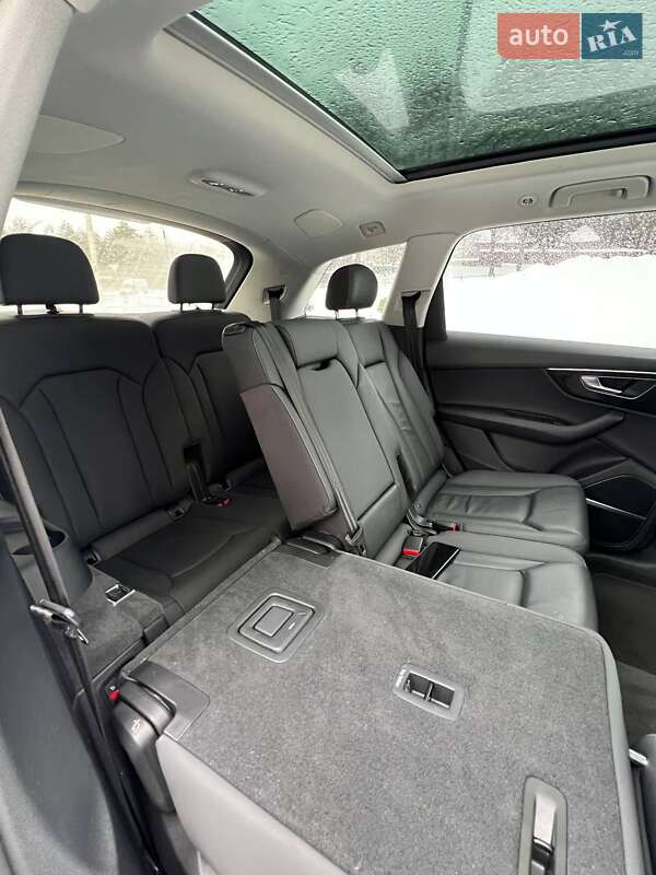 Внедорожник / Кроссовер Audi Q7 2022 в Новояворовске