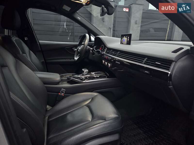 Внедорожник / Кроссовер Audi Q7 2017 в Киеве