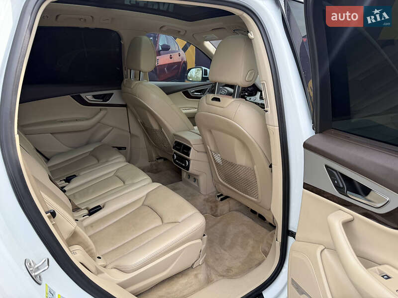 Внедорожник / Кроссовер Audi Q7 2018 в Стрые