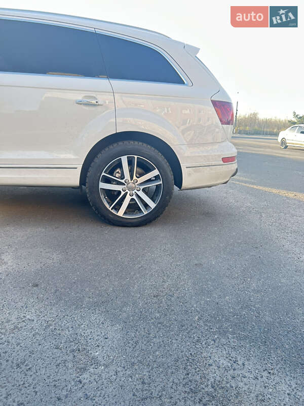 Позашляховик / Кросовер Audi Q7 2010 в Теплику