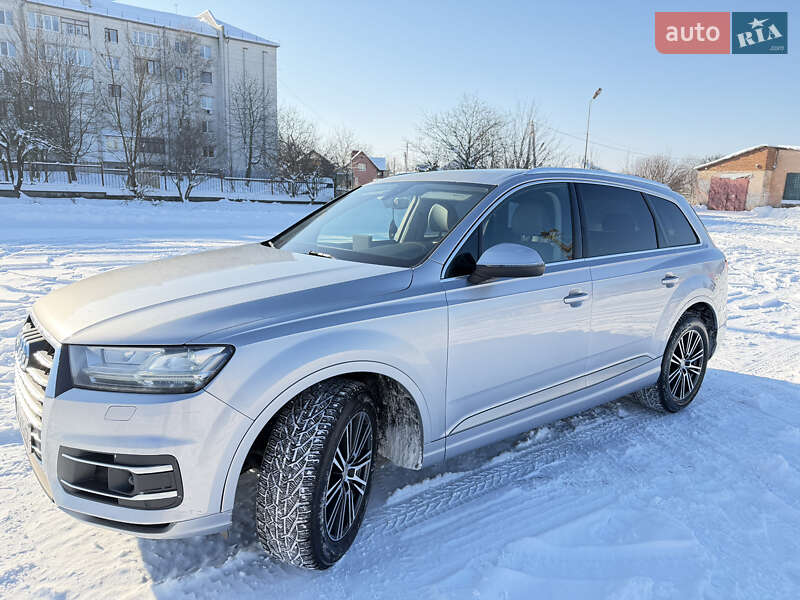 Внедорожник / Кроссовер Audi Q7 2016 в Радивилове