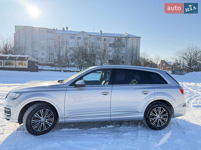 Внедорожник / Кроссовер Audi Q7 2016 в Радивилове
