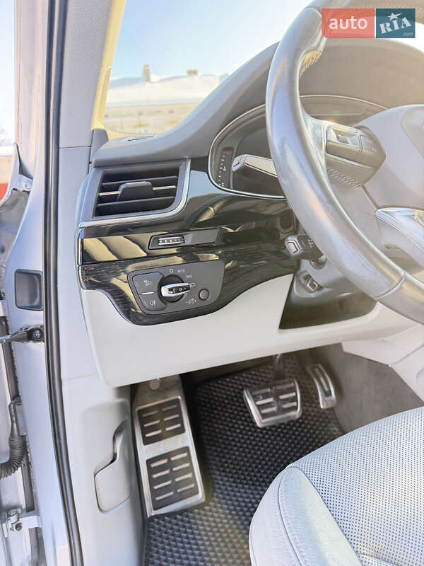 Внедорожник / Кроссовер Audi Q7 2016 в Радивилове