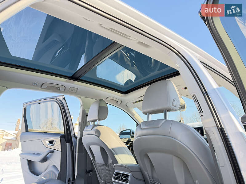 Внедорожник / Кроссовер Audi Q7 2016 в Радивилове