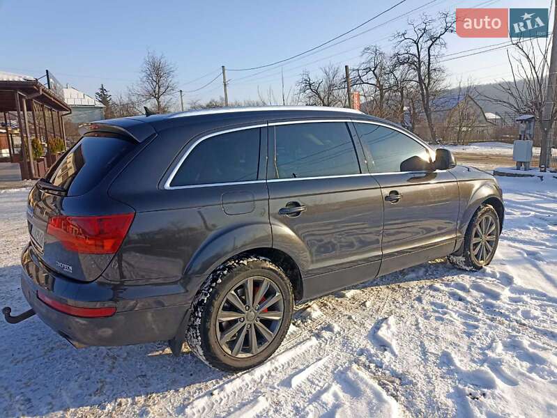 Внедорожник / Кроссовер Audi Q7 2006 в Могилев-Подольске