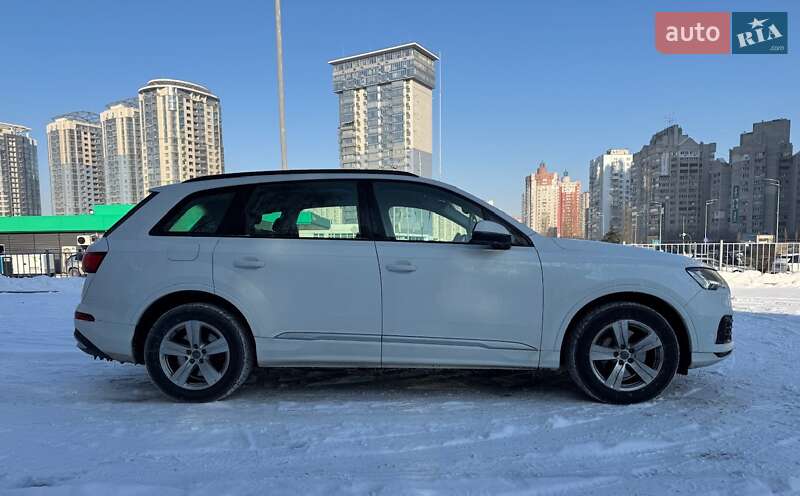 Внедорожник / Кроссовер Audi Q7 2020 в Киеве
