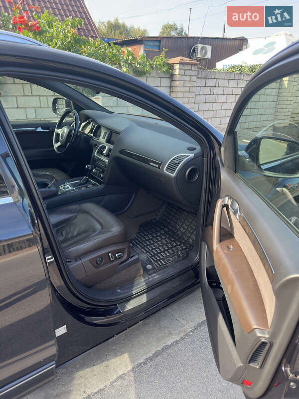 Внедорожник / Кроссовер Audi Q7 2010 в Черняхове