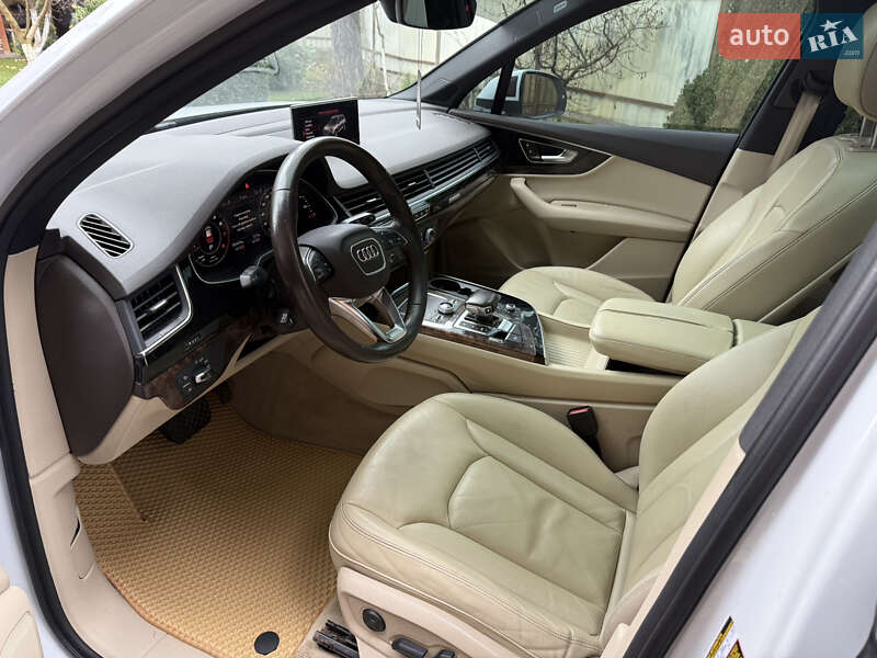 Внедорожник / Кроссовер Audi Q7 2017 в Львове