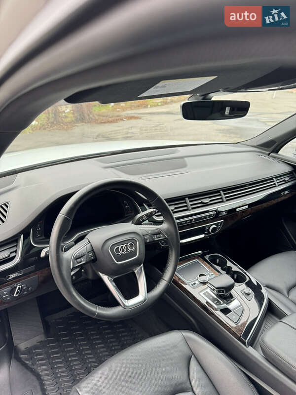 Внедорожник / Кроссовер Audi Q7 2016 в Виннице