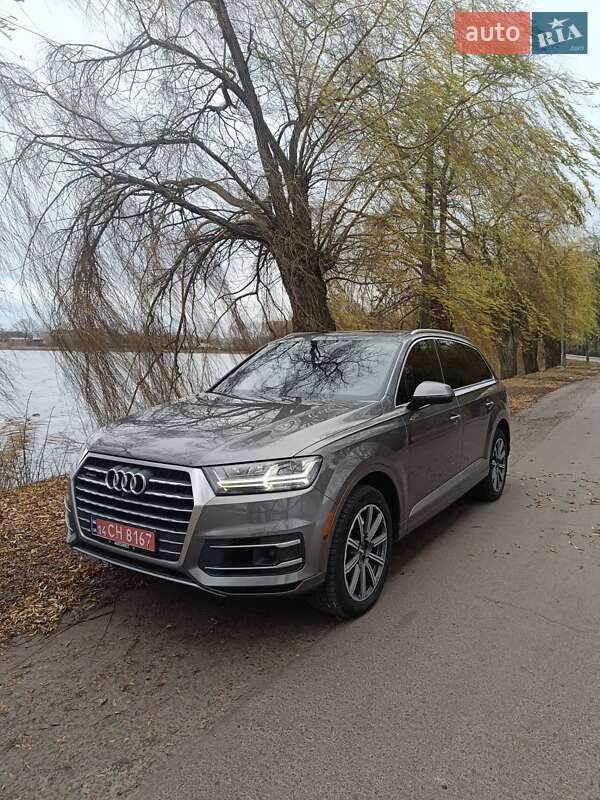 Внедорожник / Кроссовер Audi Q7 2017 в Дубно