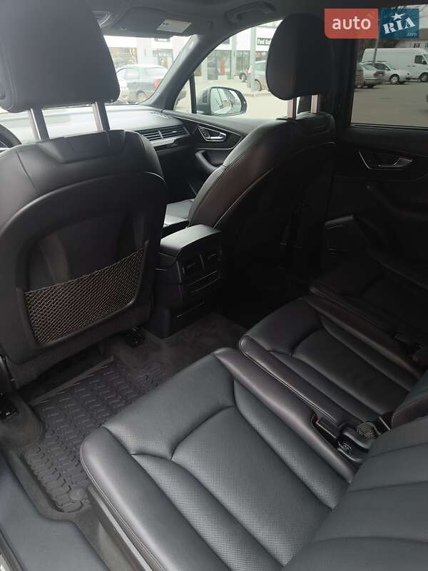 Внедорожник / Кроссовер Audi Q7 2017 в Дубно