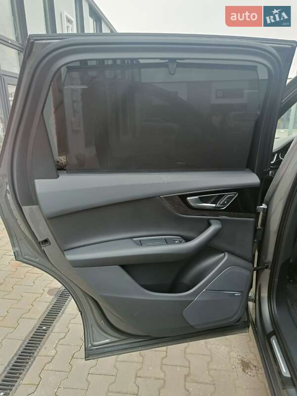 Внедорожник / Кроссовер Audi Q7 2017 в Дубно