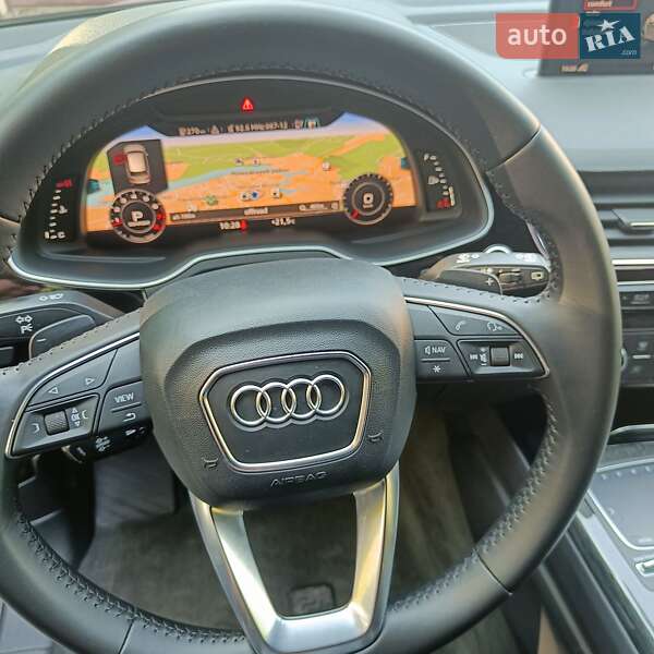 Внедорожник / Кроссовер Audi Q7 2017 в Дубно
