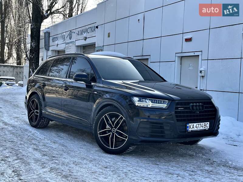 Внедорожник / Кроссовер Audi Q7 2017 в Киеве