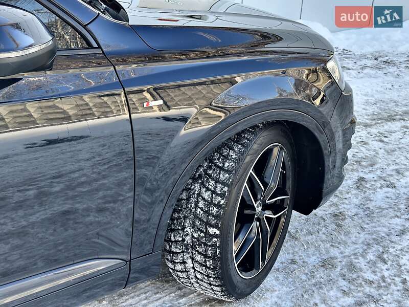 Внедорожник / Кроссовер Audi Q7 2017 в Киеве