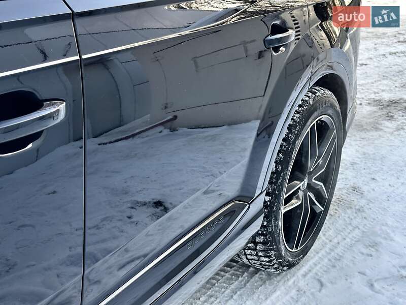 Внедорожник / Кроссовер Audi Q7 2017 в Киеве