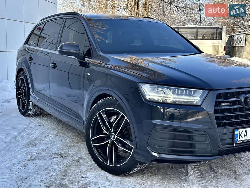 Внедорожник / Кроссовер Audi Q7 2017 в Киеве
