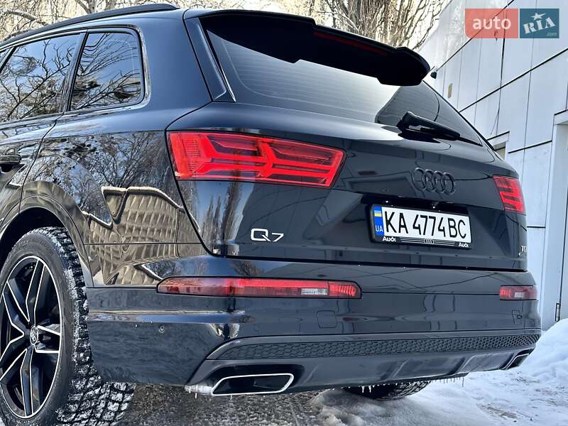 Внедорожник / Кроссовер Audi Q7 2017 в Киеве