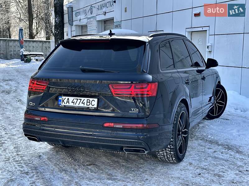 Внедорожник / Кроссовер Audi Q7 2017 в Киеве