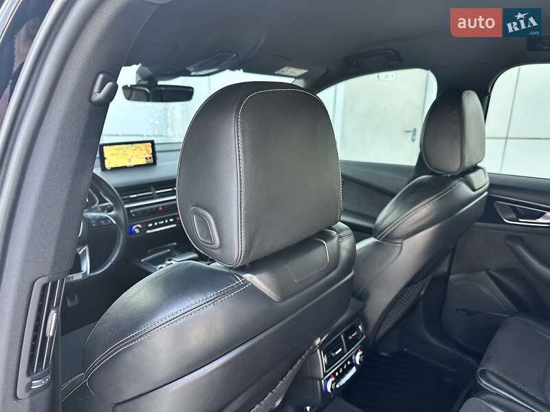 Внедорожник / Кроссовер Audi Q7 2017 в Киеве