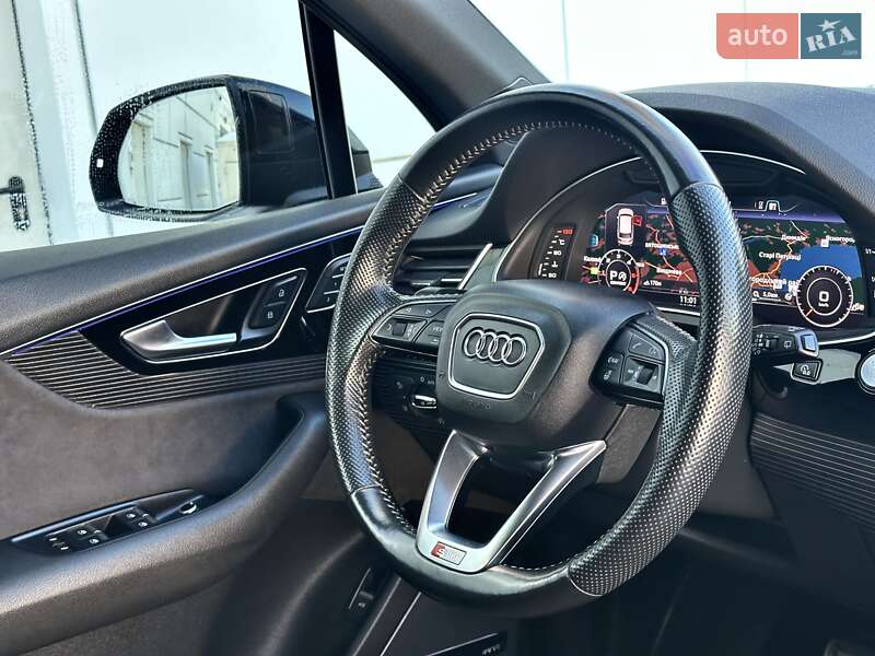 Внедорожник / Кроссовер Audi Q7 2017 в Киеве