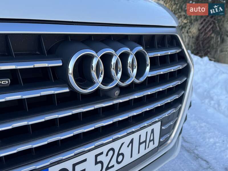 Внедорожник / Кроссовер Audi Q7 2017 в Черновцах