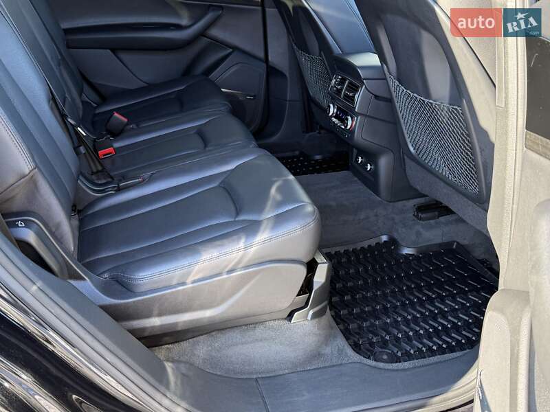 Позашляховик / Кросовер Audi Q7 2018 в Дрогобичі