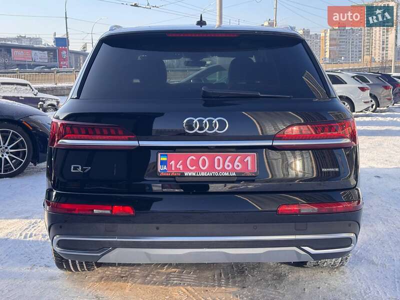 Внедорожник / Кроссовер Audi Q7 2020 в Киеве
