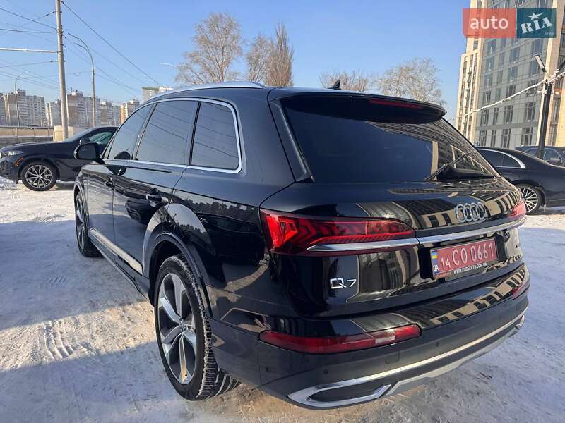 Внедорожник / Кроссовер Audi Q7 2020 в Киеве