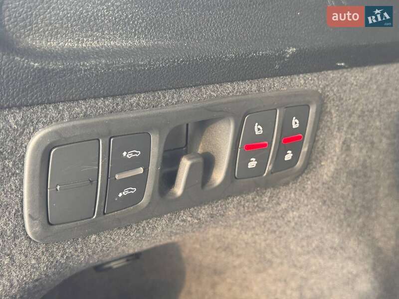 Внедорожник / Кроссовер Audi Q7 2020 в Киеве