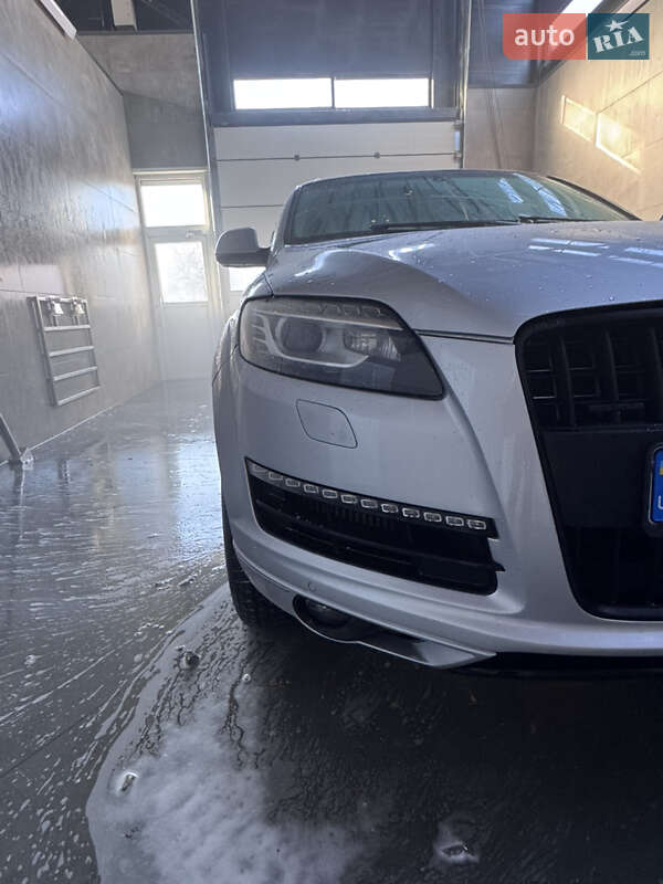 Внедорожник / Кроссовер Audi Q7 2015 в Подольске