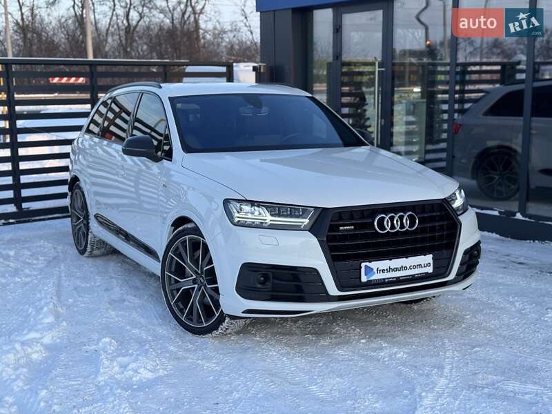 Внедорожник / Кроссовер Audi Q7 2017 в Ровно