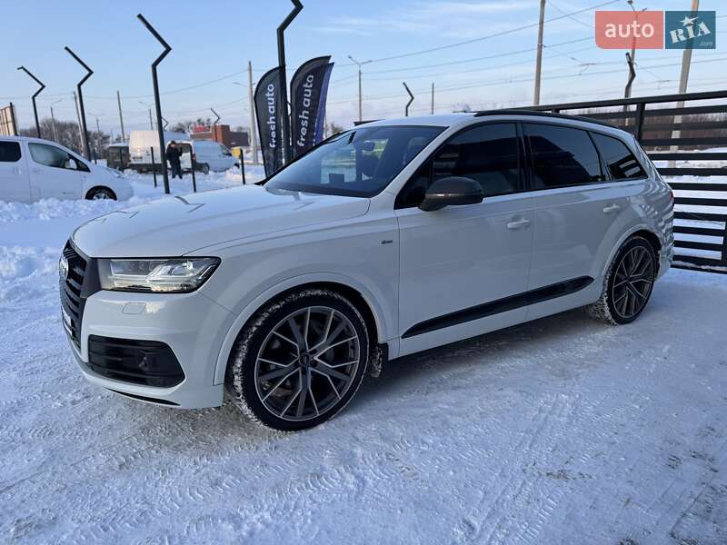 Внедорожник / Кроссовер Audi Q7 2017 в Ровно