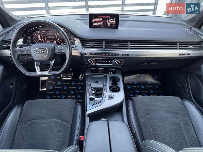 Внедорожник / Кроссовер Audi Q7 2017 в Ровно